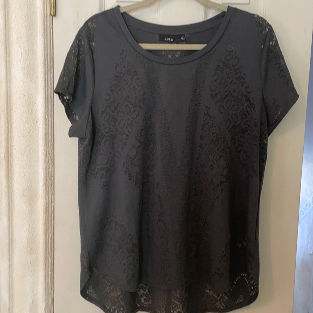 Apt 9 Short sleeve Lace Print high low charcoal gray top. (5)